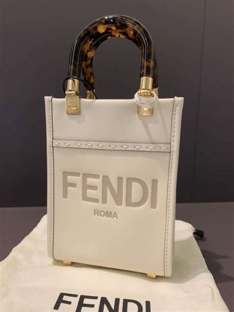 fendi kabelka cena|fendi online shopping.